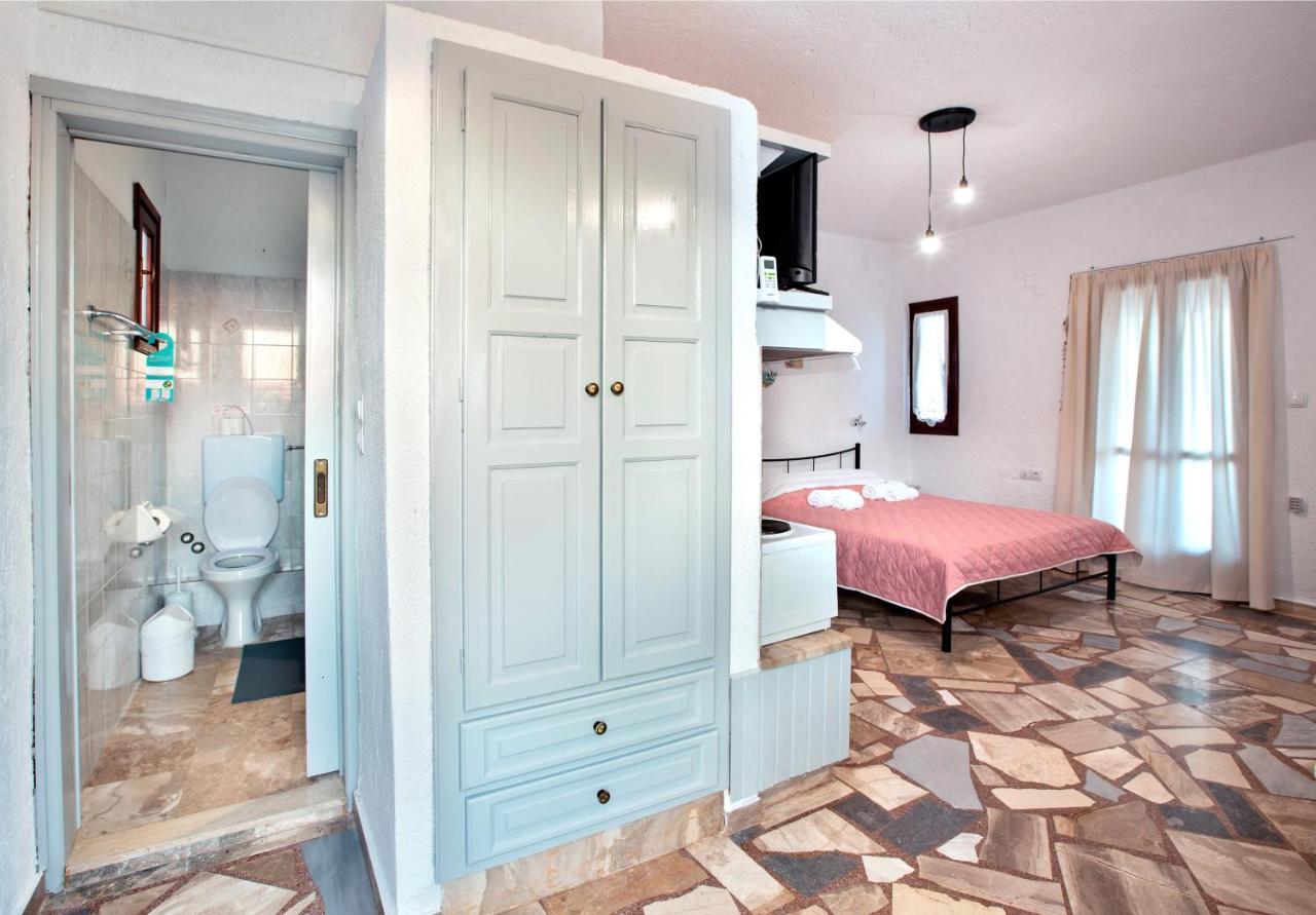 New Aurora Apts Studios Ferma Ngoại thất bức ảnh